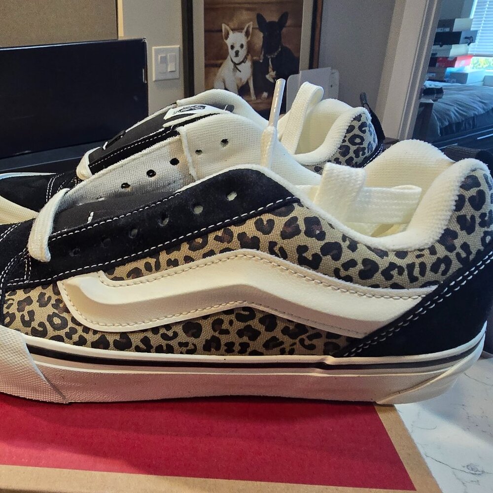 Vans*Knu Skool Skate Shoe *Sneaker*Black Leopard* Womens Sz 10 Skateboarding NEW